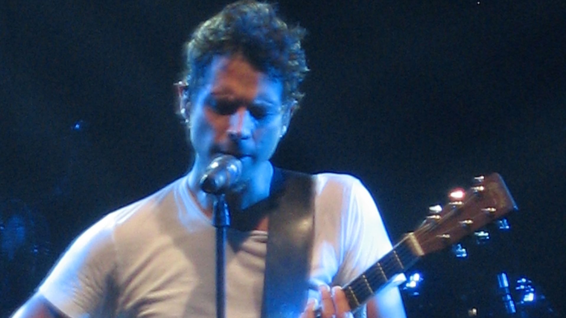 File:Chris Cornell Montreux Jazz Festival 2005.jpg