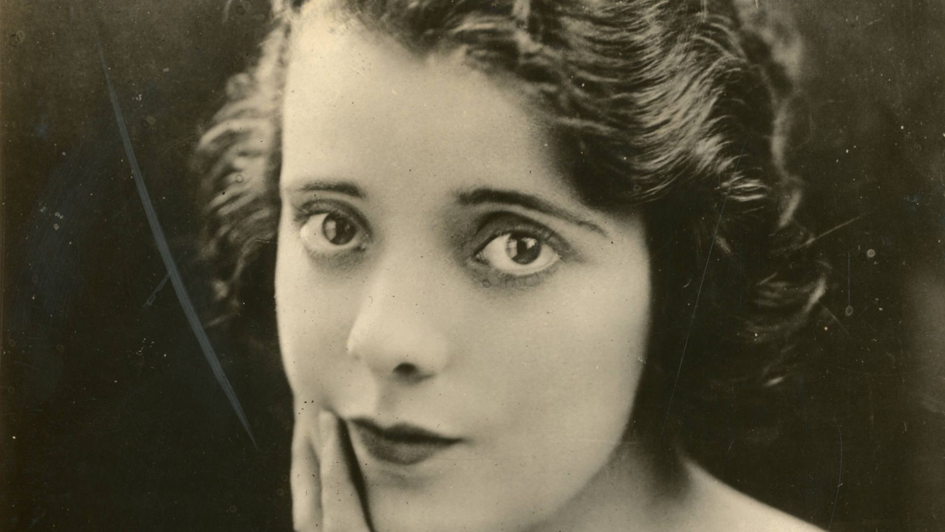 File:Alma Rubens, silent film actress (SAYRE 8415).jpg