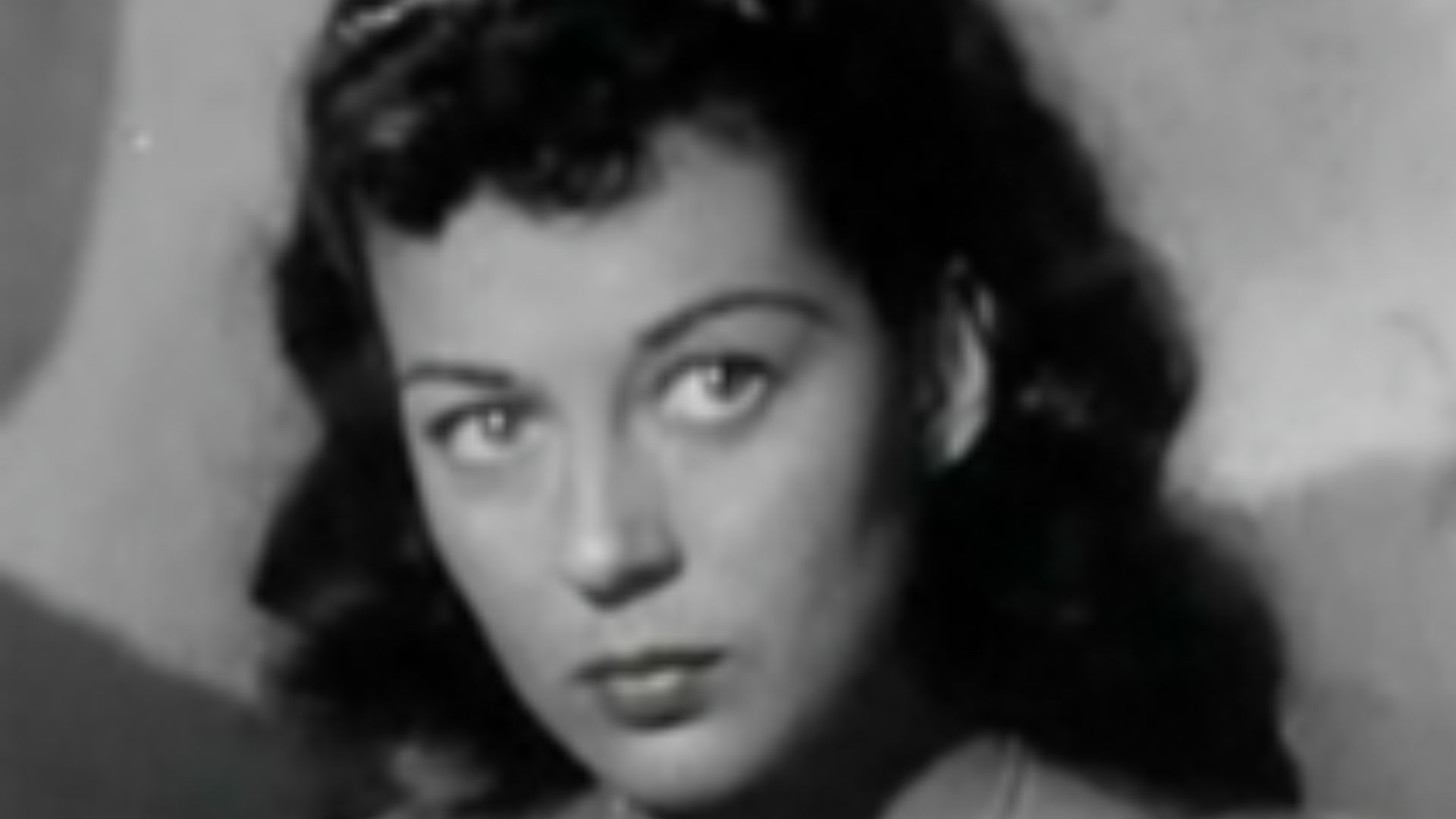 File:Gail Russell in Wake of the Red Witch trailer.jpg