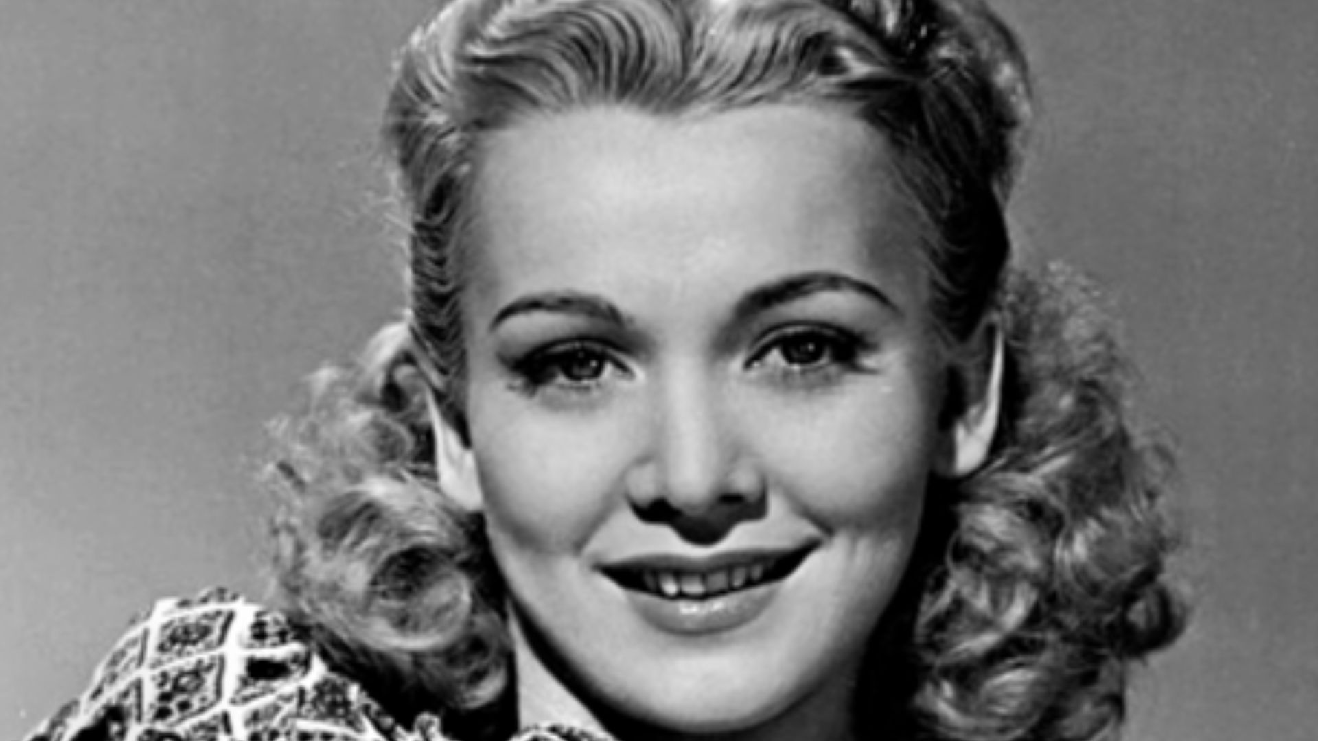 File:Carole Landis-publicity.JPG