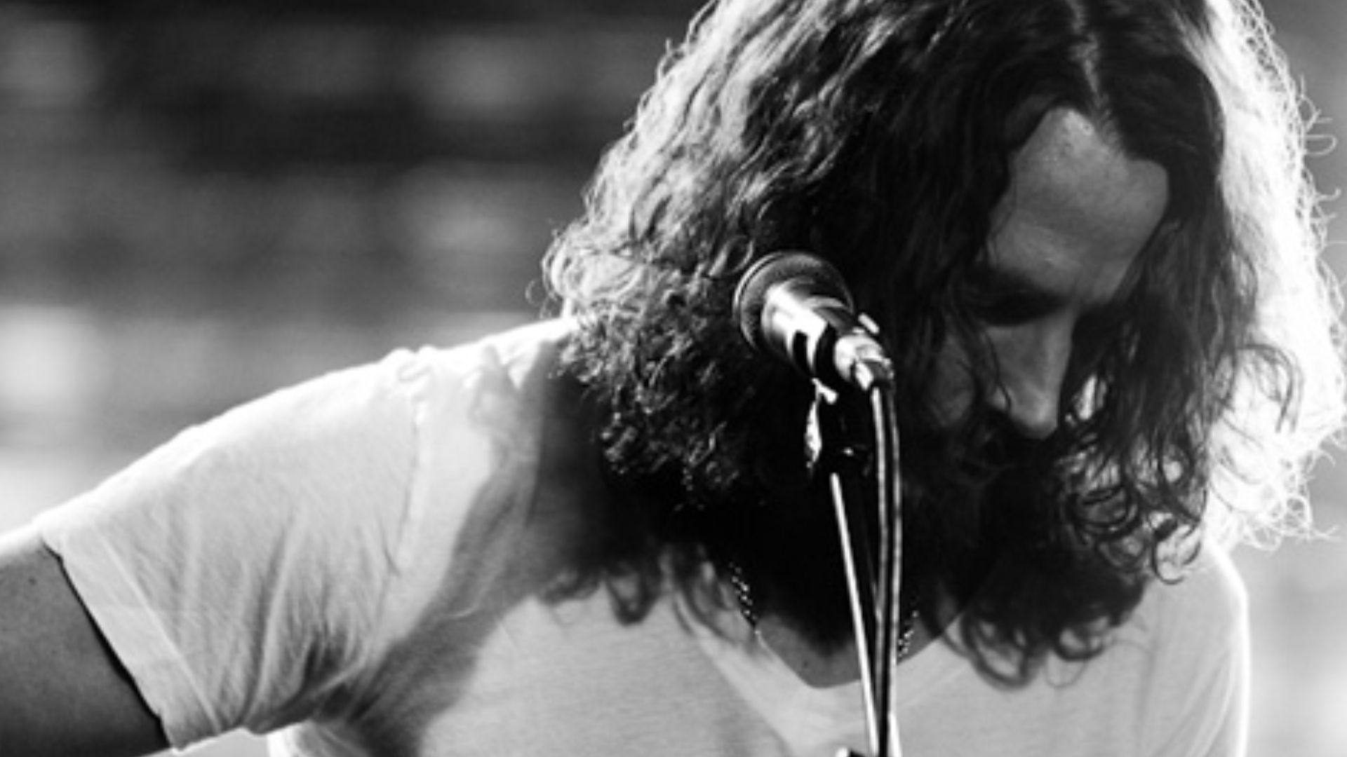 File:Chris Cornell on Walmart Soundcheck (6505942615).jpg