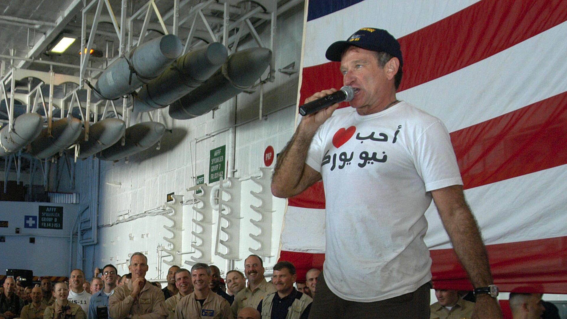 File:Robin Williams USS Enterprise2.jpg