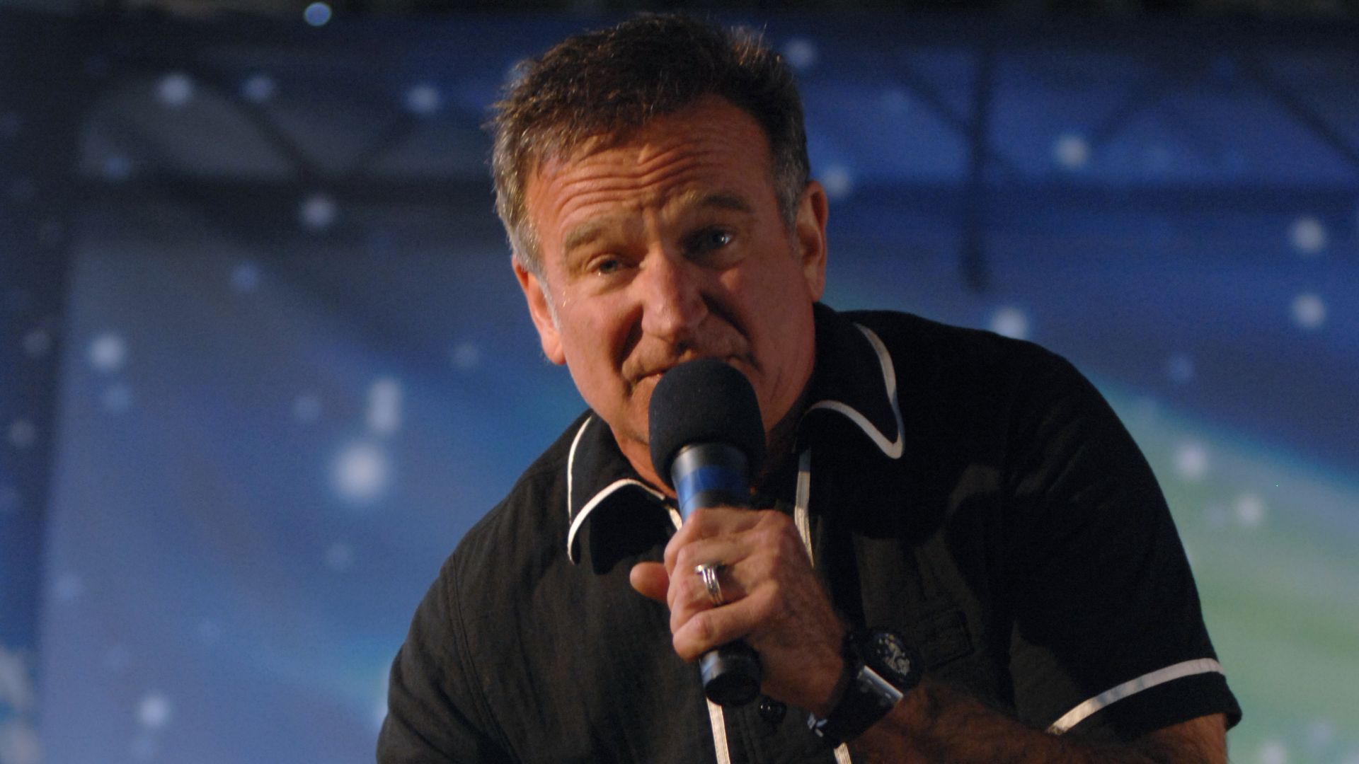 File:Robin Williams Aviano.jpg