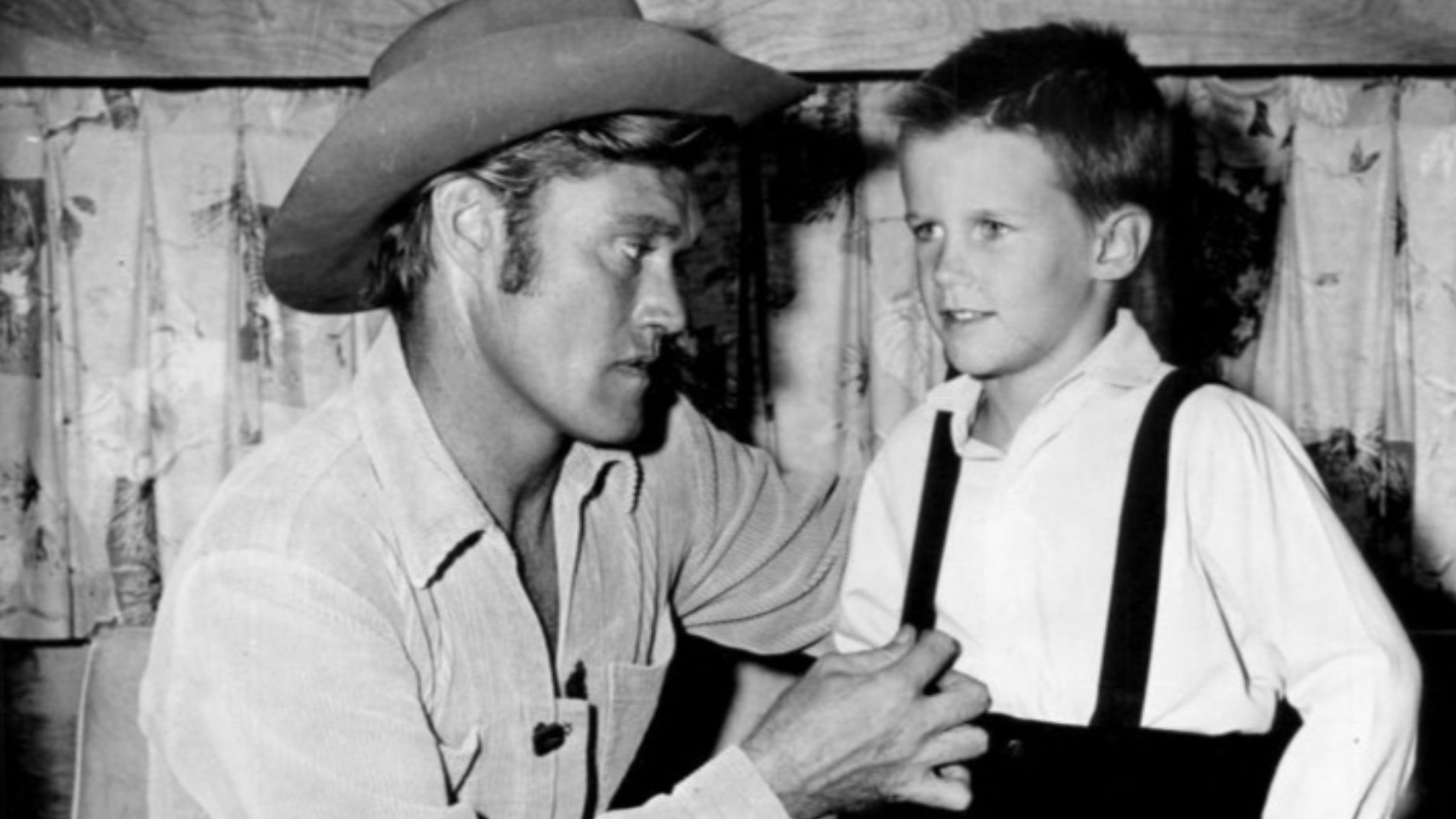 File:Chuck Connors and son 1959.JPG