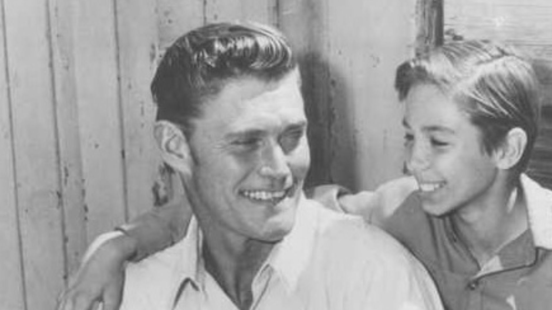 File:The Rifleman Chuck Connors Johnny Crawford 1961.jpg