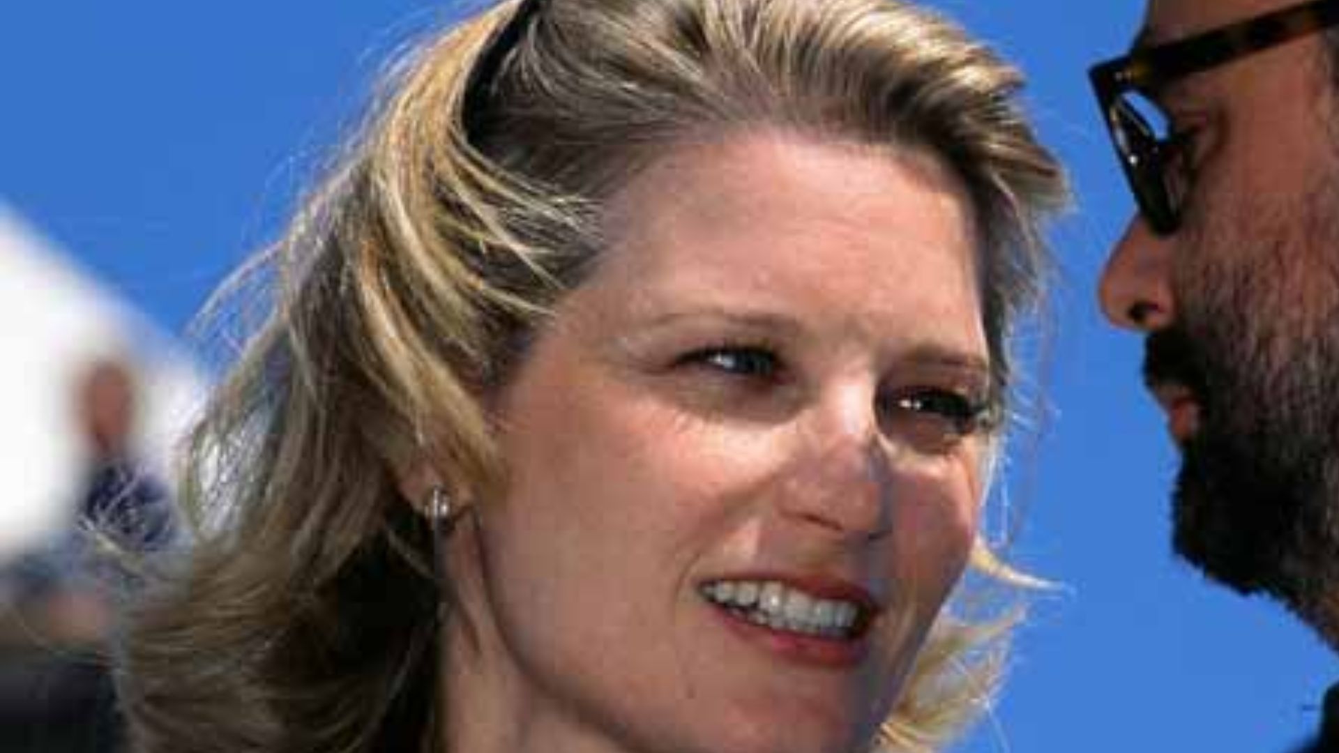 File:Bridget Fonda és Luc Besson-.jpg