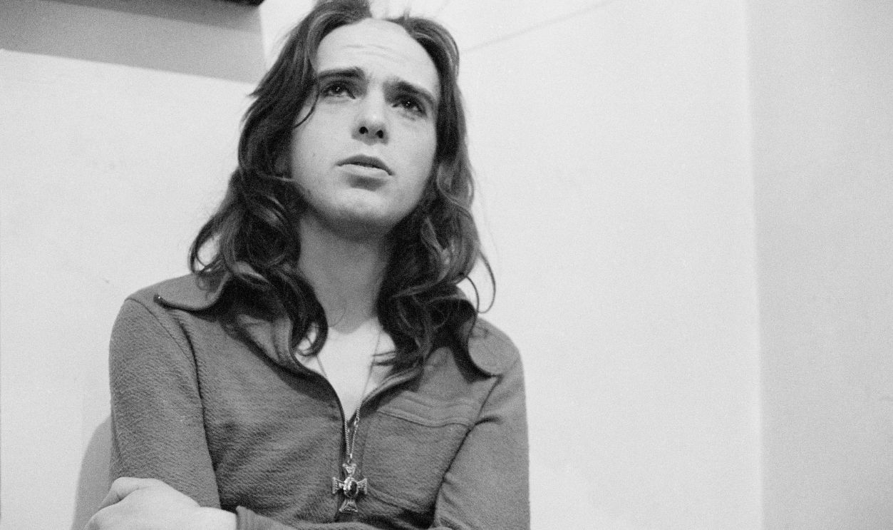 English singer-songwriter Peter Gabriel, of rock group Genesis, backstage at Newcastle City Hall, 1st October 1972. 