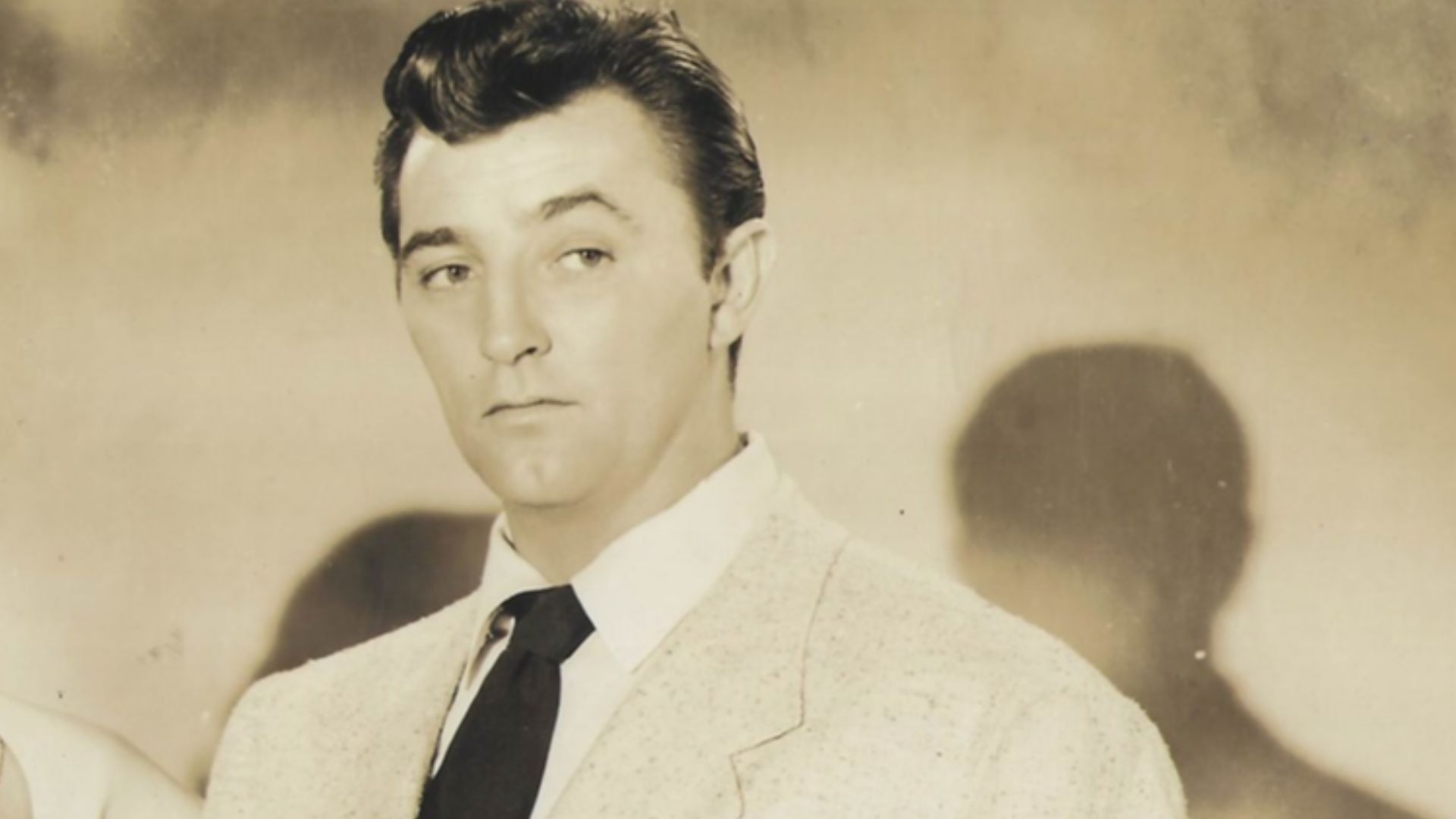 File:Robert Mitchum e Jane Russell em Macao (1).jpg