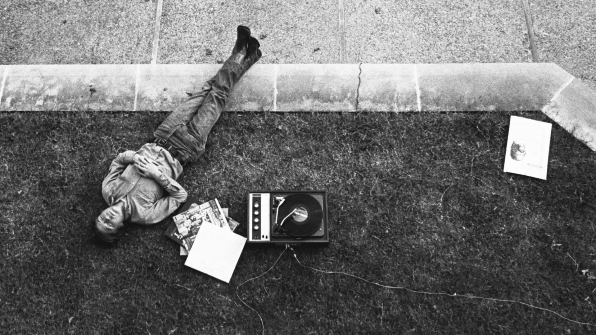 File:Listening to is Yes' self-titled debut album from 1969 (cropped).jpg