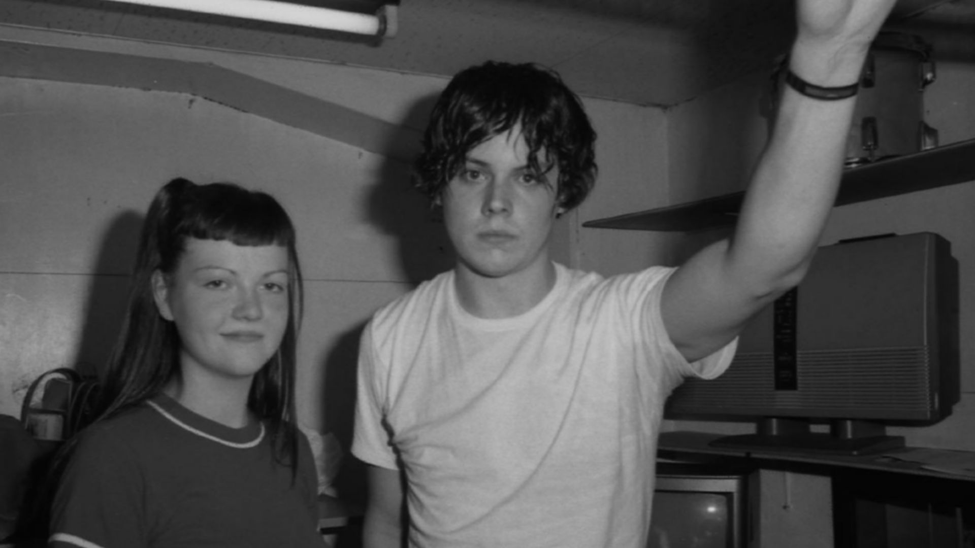 File:Early White Stripes bw.jpg