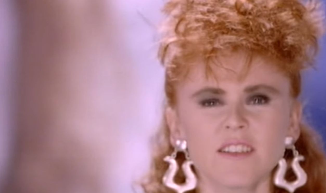 Screenshot from Heart and Soul, T’Pau, Virgin Records (1987)