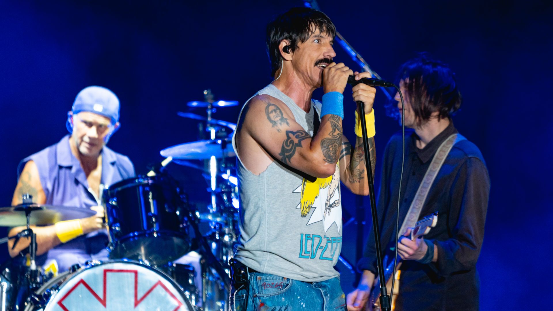 File:Red Hot Chili Peppers at Ohana2019-281 (49679355872).jpg