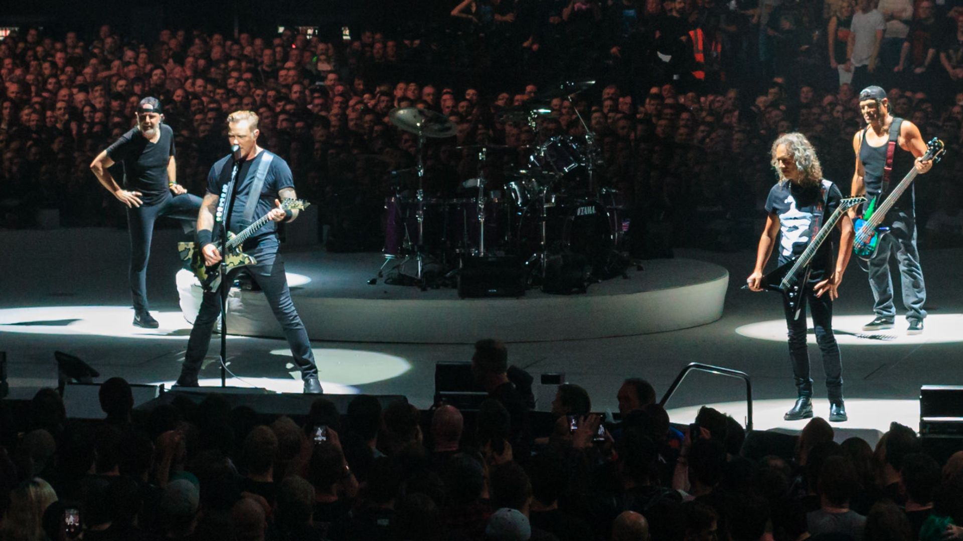 File:Metallica Live at The O2, London, England, 22 October 2017.jpg