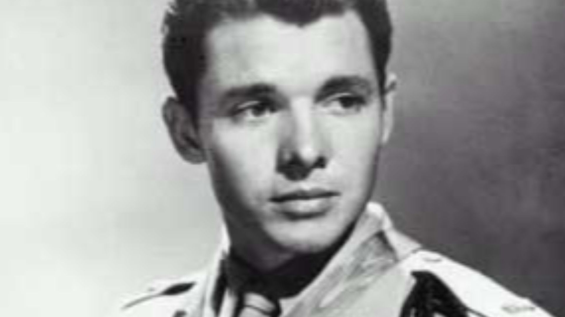 Audie Murphy (signature removed)