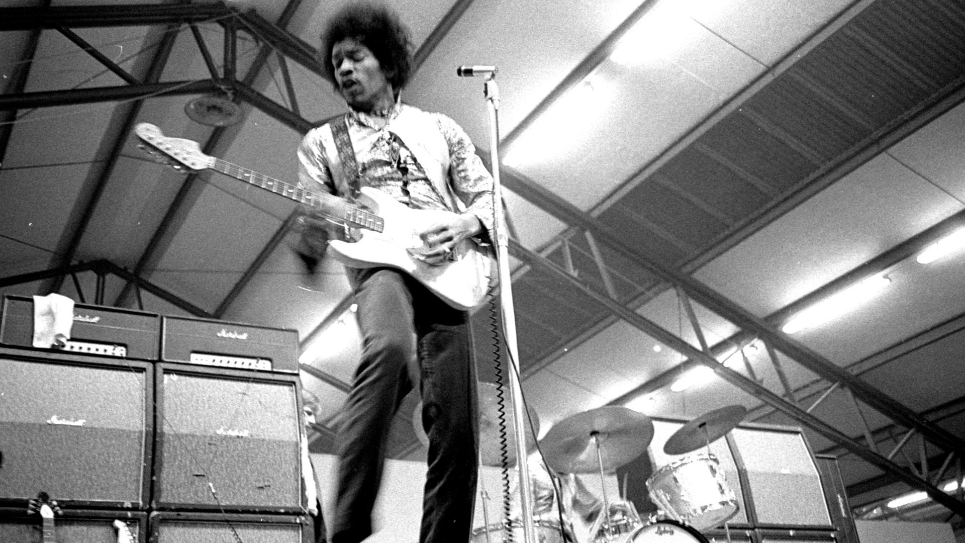 Popartiest Jimi Hendrix op Hippy Happy beurs voor jongeren in Ahoy