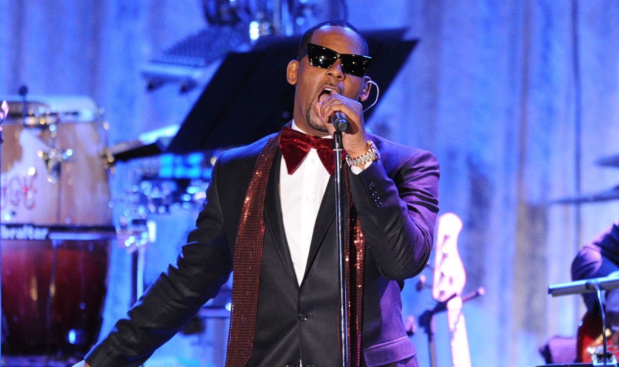 Singer R. Kelly performs onstage at the 2011 Pre-GRAMMY Gala and Salute To Industry Icons Honoring David Geffen at The Beverly Hilton Hotel on February 12, 2011 in Beverly Hills, California. 