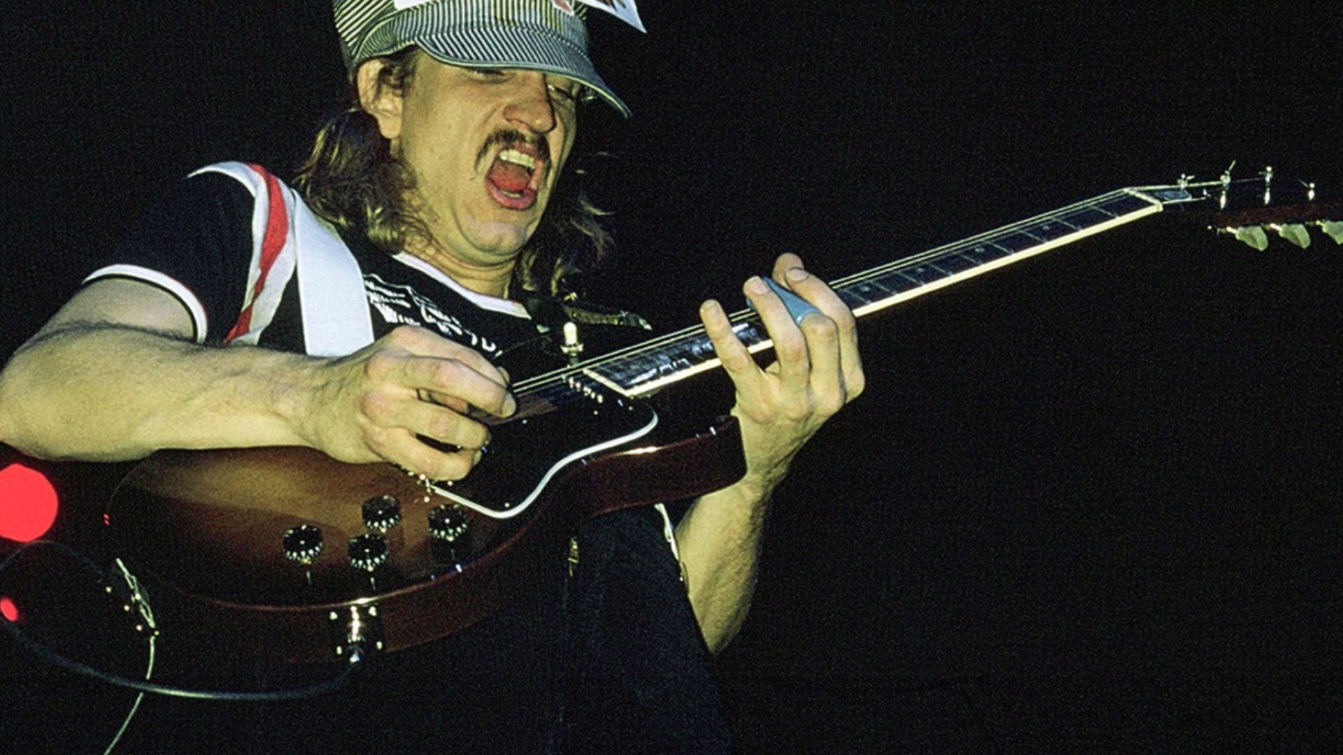 File:Joe Walsh 4 - 1975.jpg
