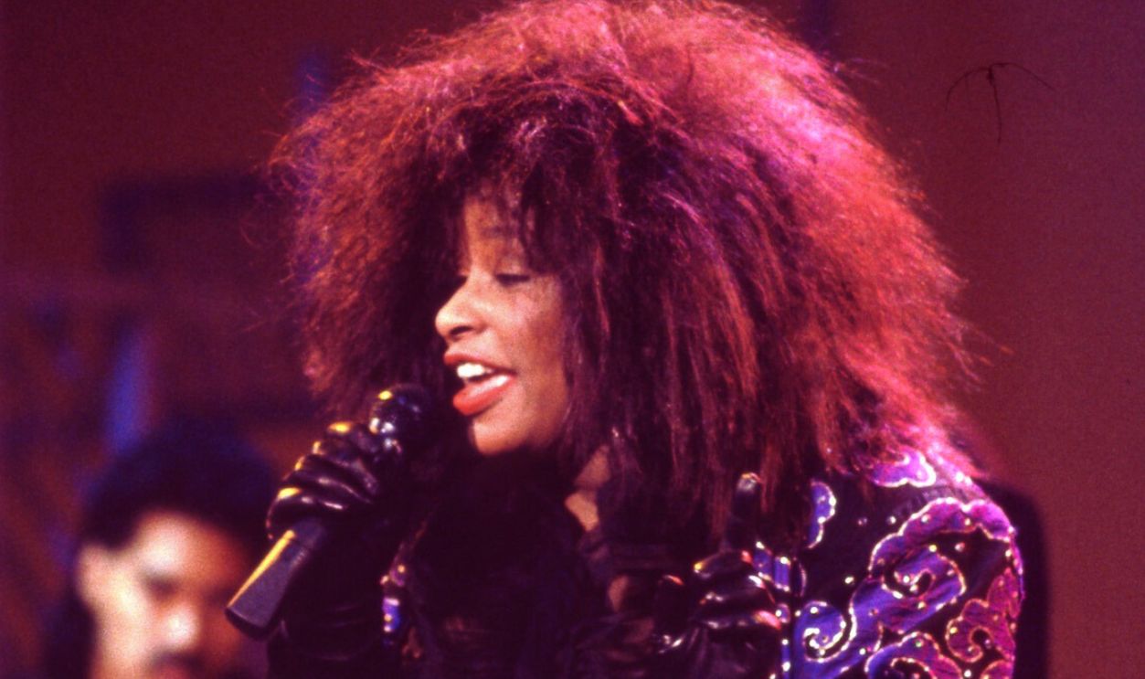Episode 588 of Soul Train, which aired on January 31, 1989, was a Tribute to Chaka Khan and included a performance by the legend herself. 
