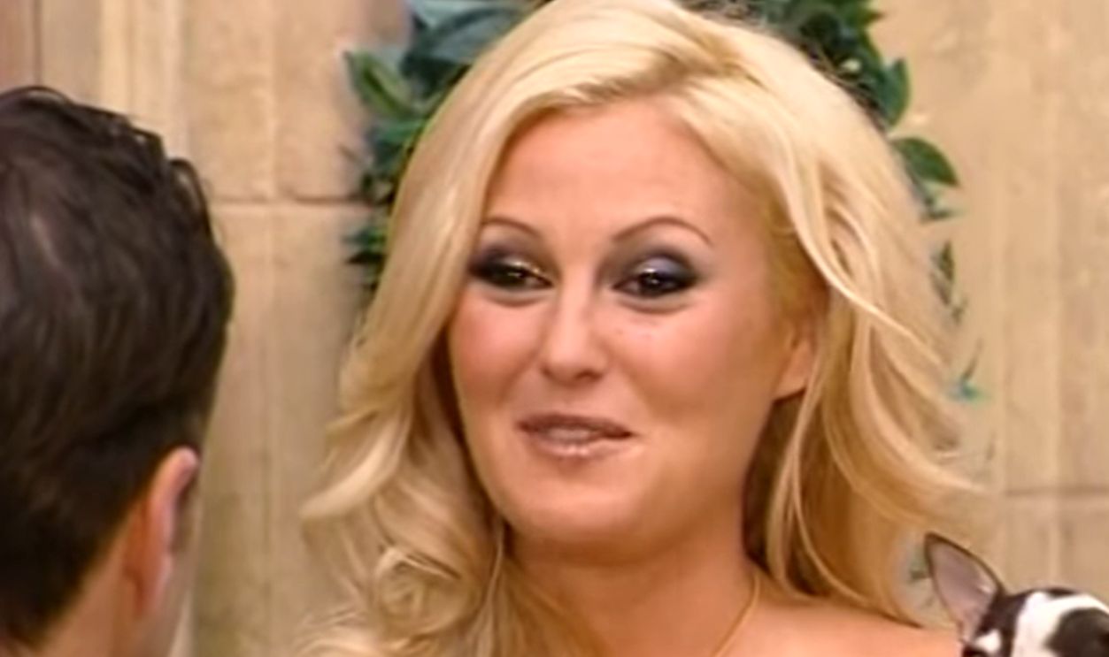 Screenshot from Megan Wants A Millionaire (2009) 