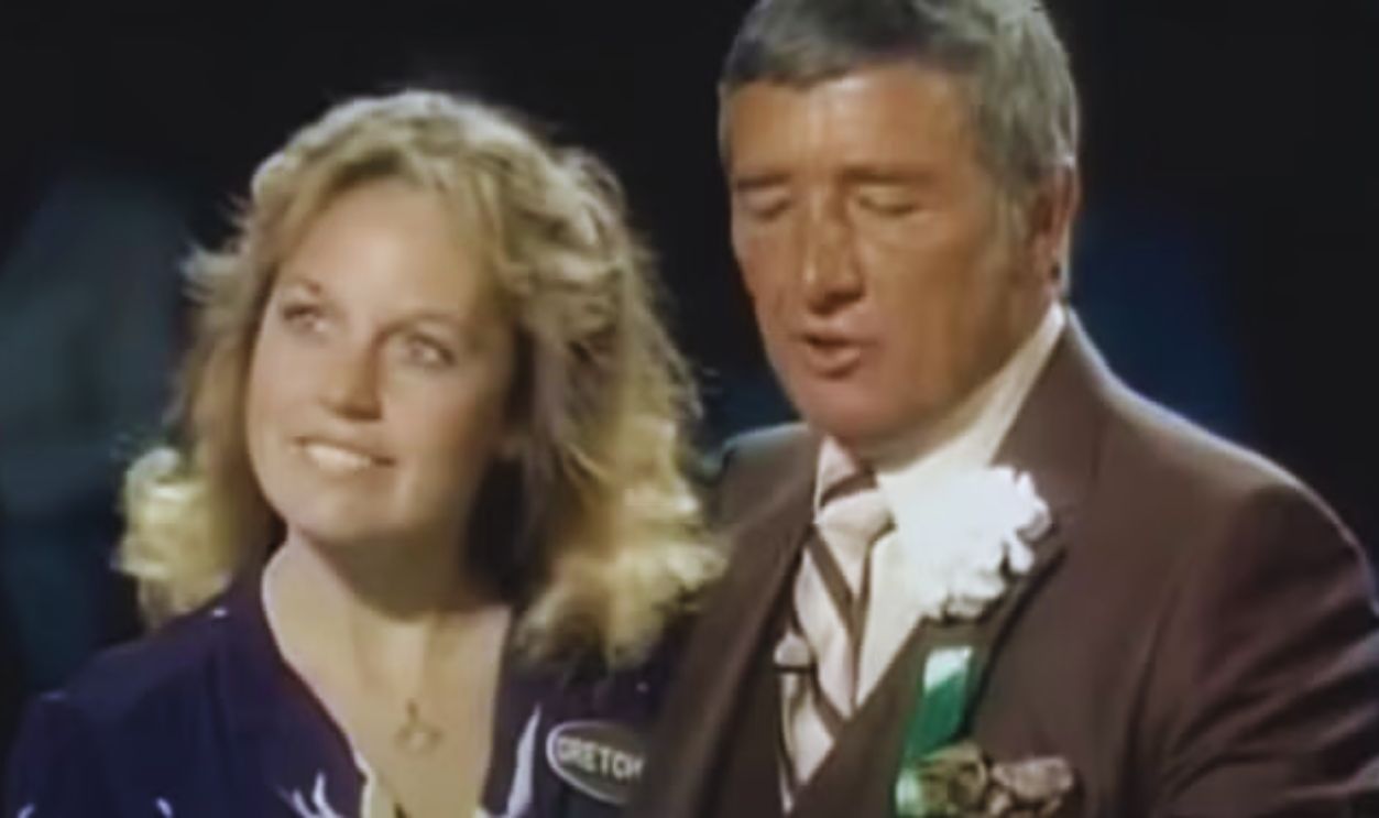 Screenshot from Family Feud (1976–present)