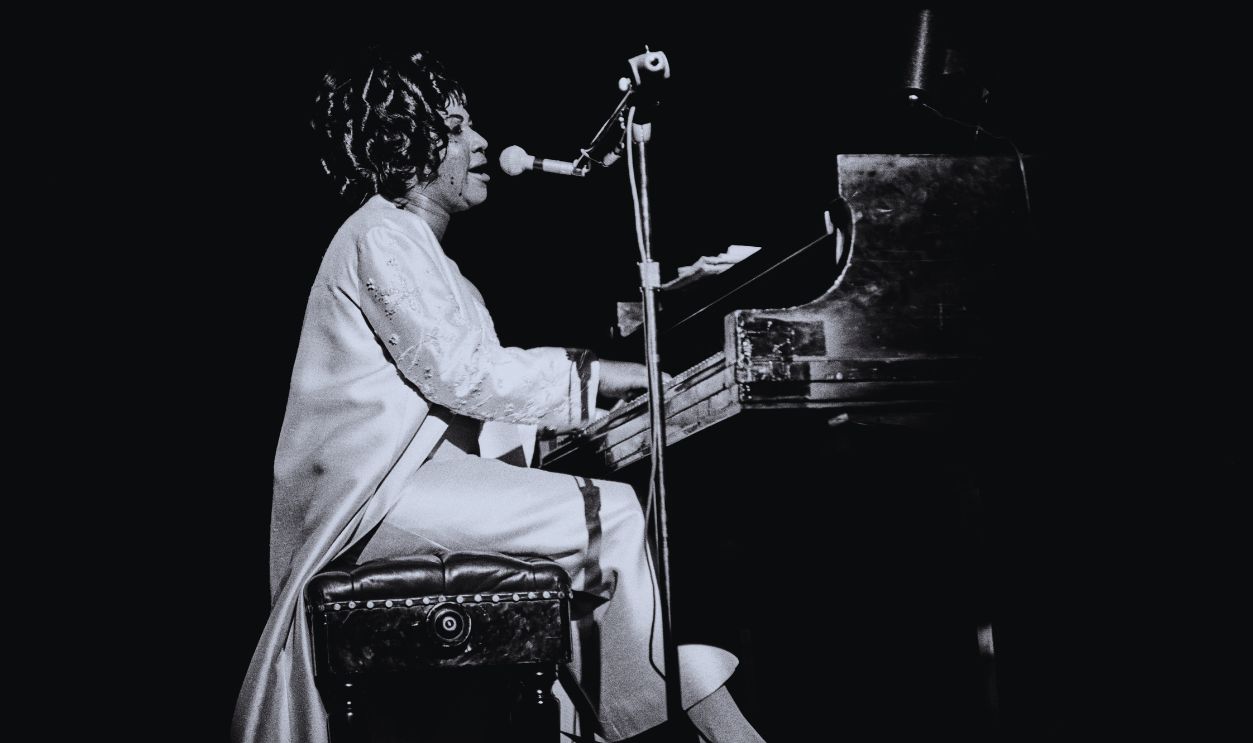 Gettyimages - 1201442689, Aretha Franklin with The Sweet Inspirations, Live at The Philharmonic Hall