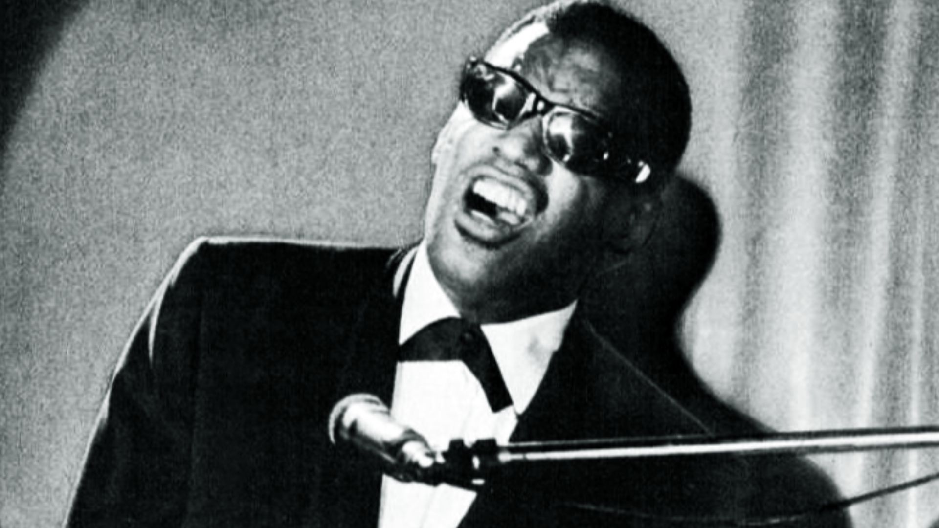File:Ray Charles (1967).png