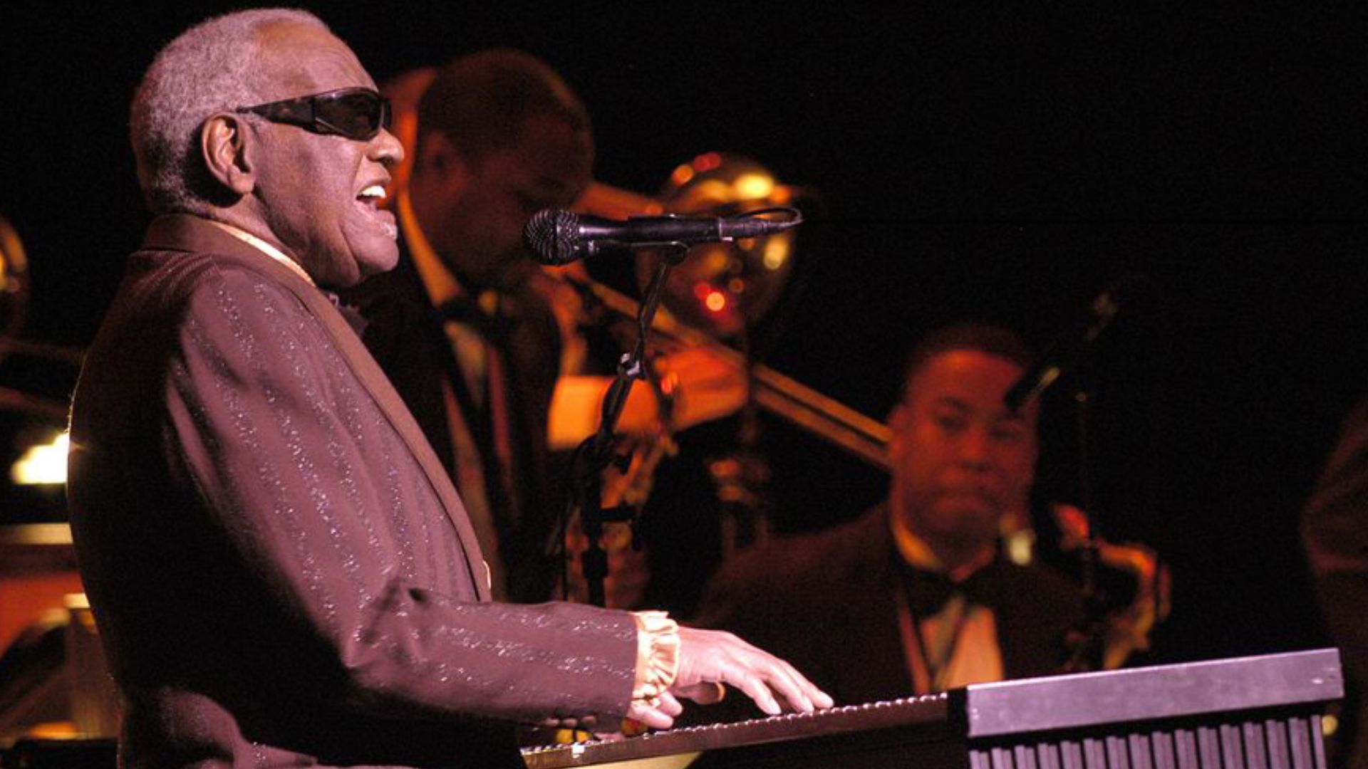 File:Ray Charles FIJM 2003.jpg