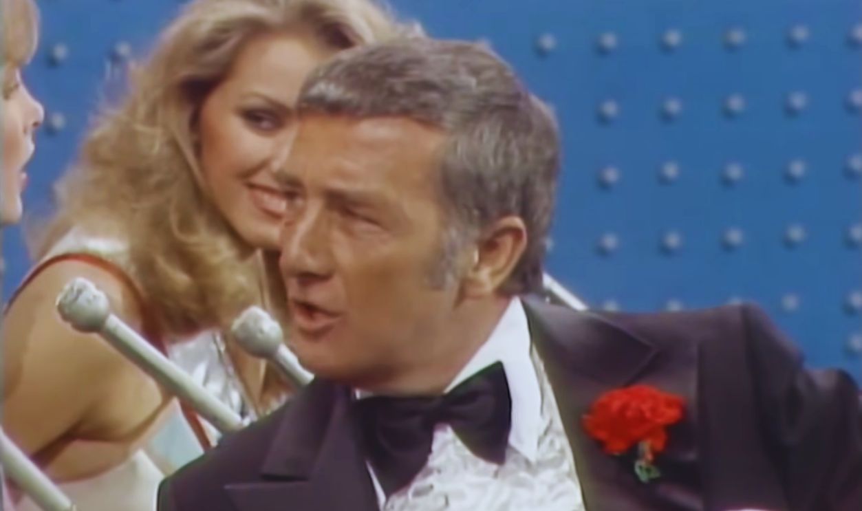 Screenshot from Family Feud (1976–present)