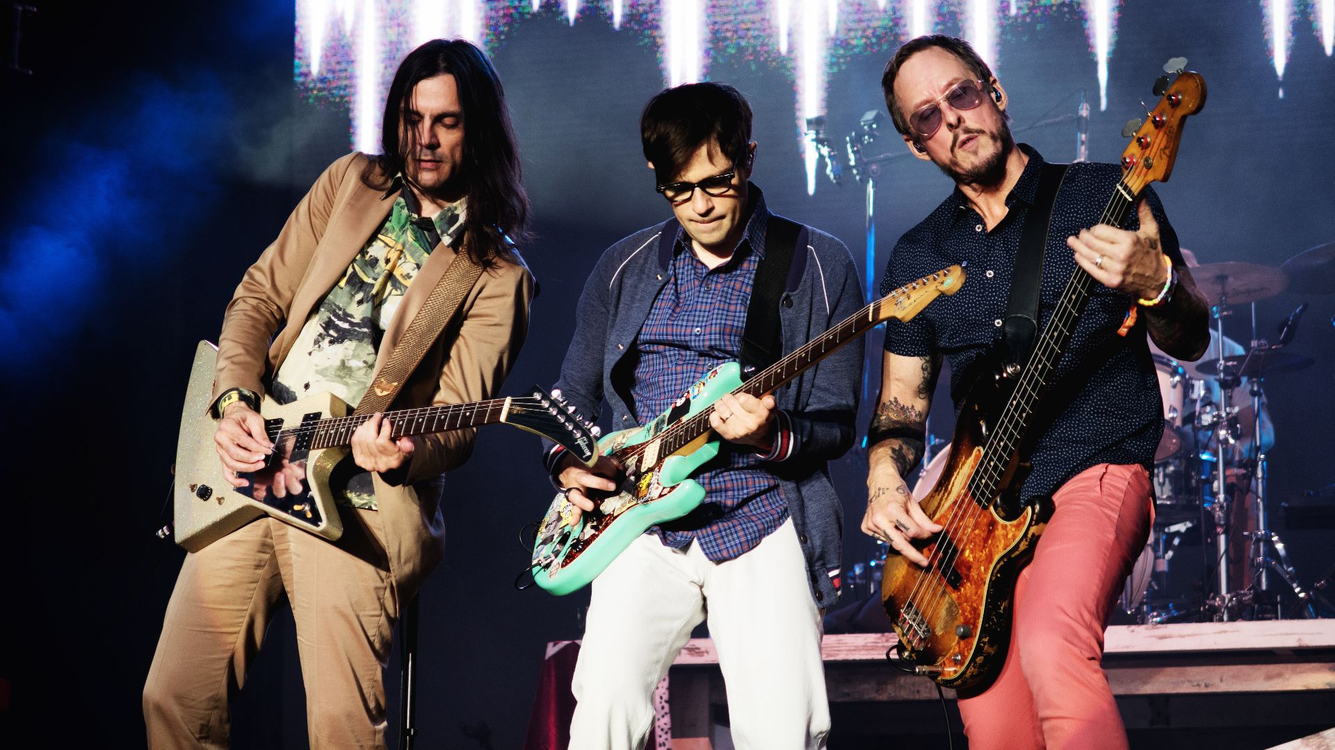 File:Weezer (36822221322).jpg