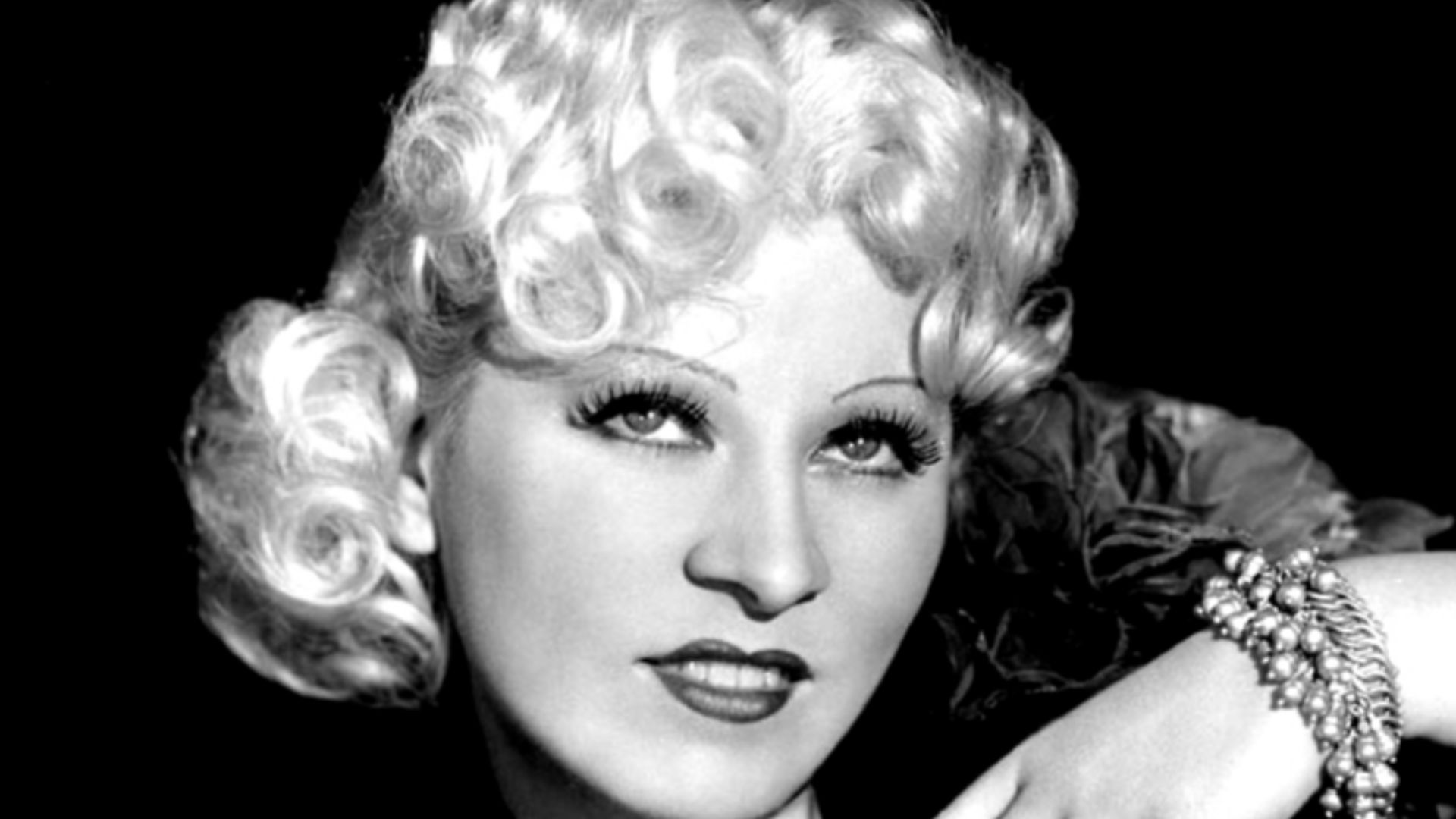 File:Mae West - 1936.jpg