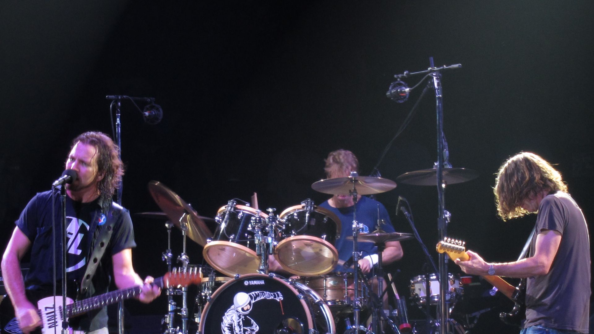 File:Pearl Jam at Madison Square Garden, May 20, 2010 22.jpg