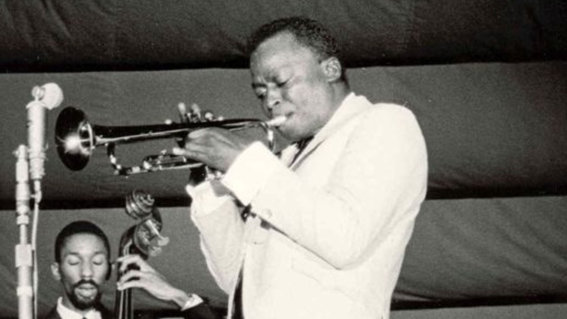 File:Miles Davis (Antibes Juan-les-Pins 1963).jpg