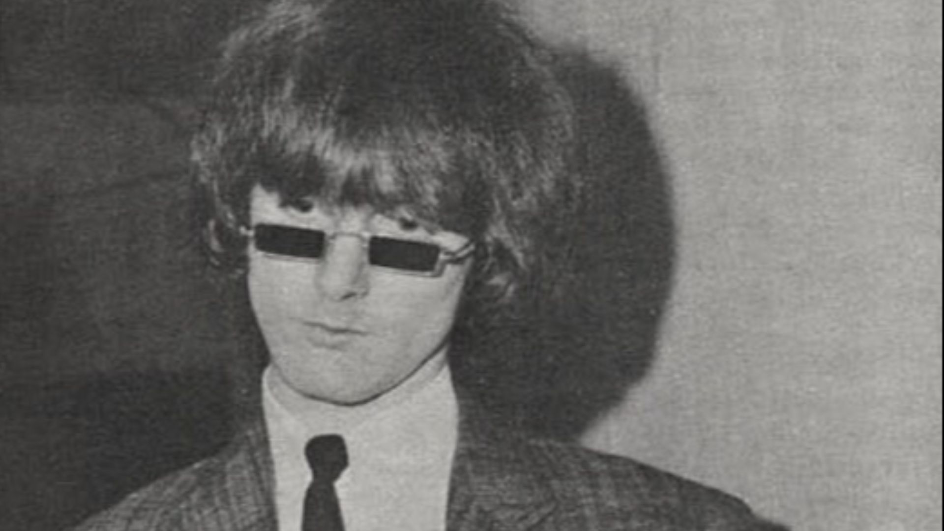 File:Roger McGuinn 1965 wearing glasses.jpg
