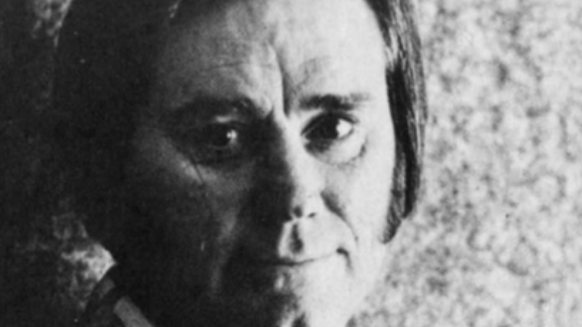 File:George Jones, 1976.png