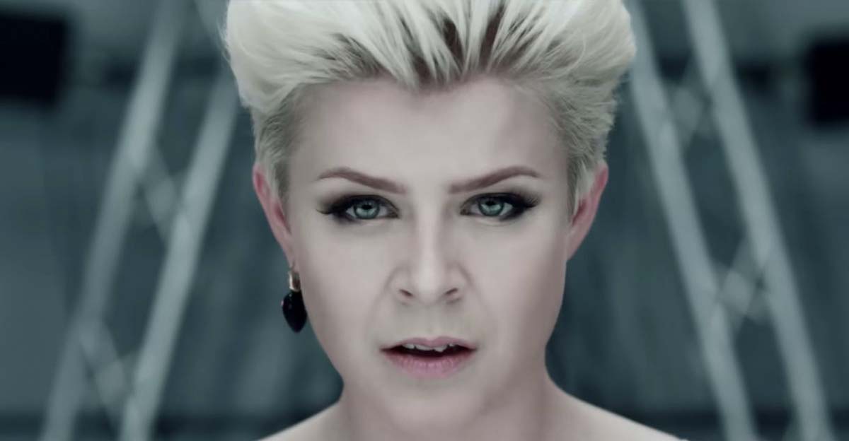 Screenshot from Dancing on My Own (2010)