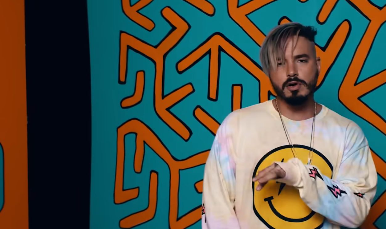 Screenshot from Mi Gente (2017)