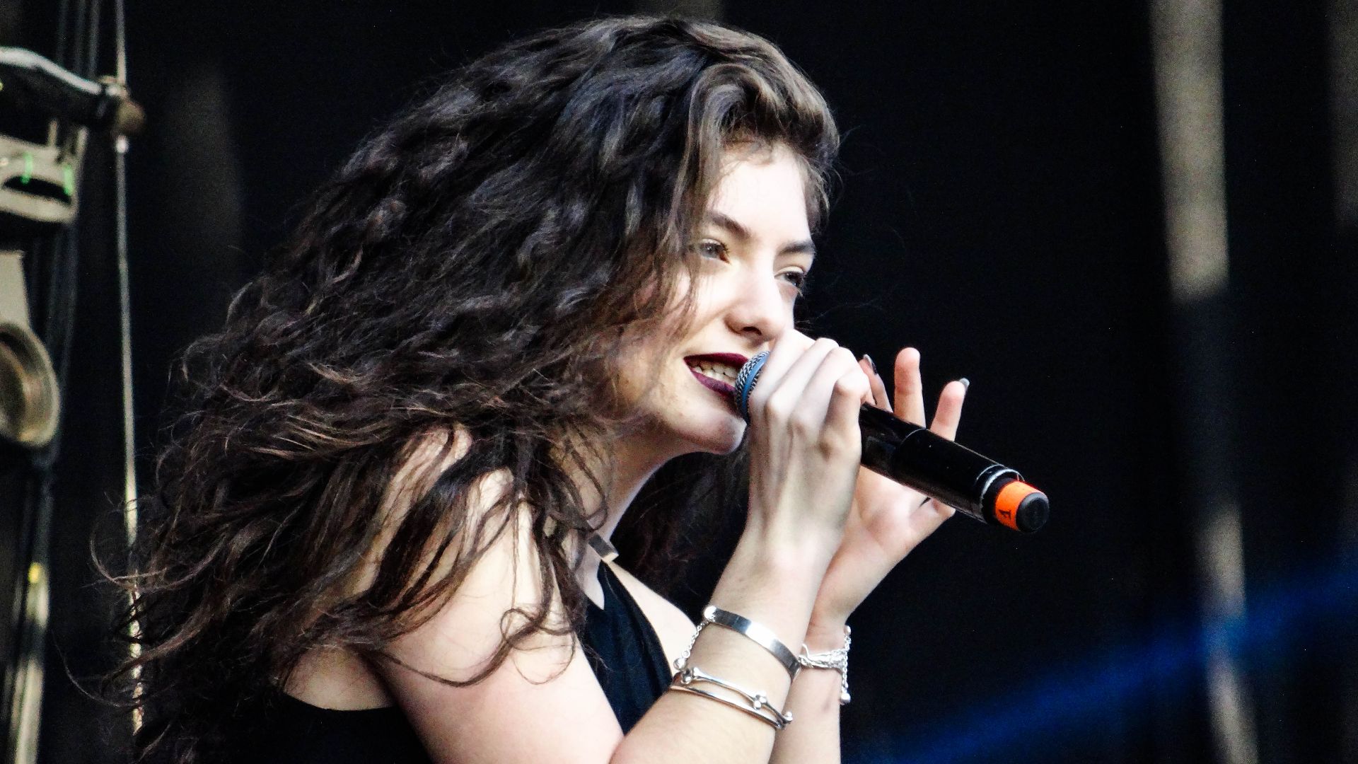 Lorde performing at Lollapalooza Chile in March 2014