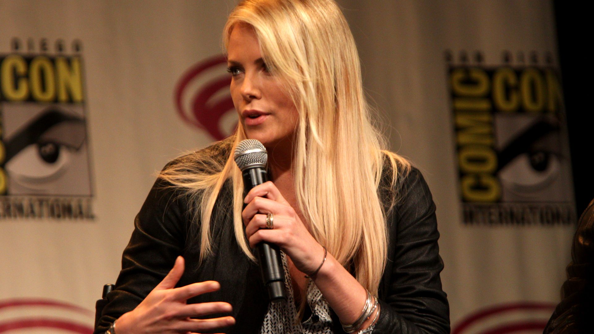 Charlize Theron speaking at the 2012 WonderCon in Anaheim, California.

Please attribute to Gage Skidmore if used elsewhere.