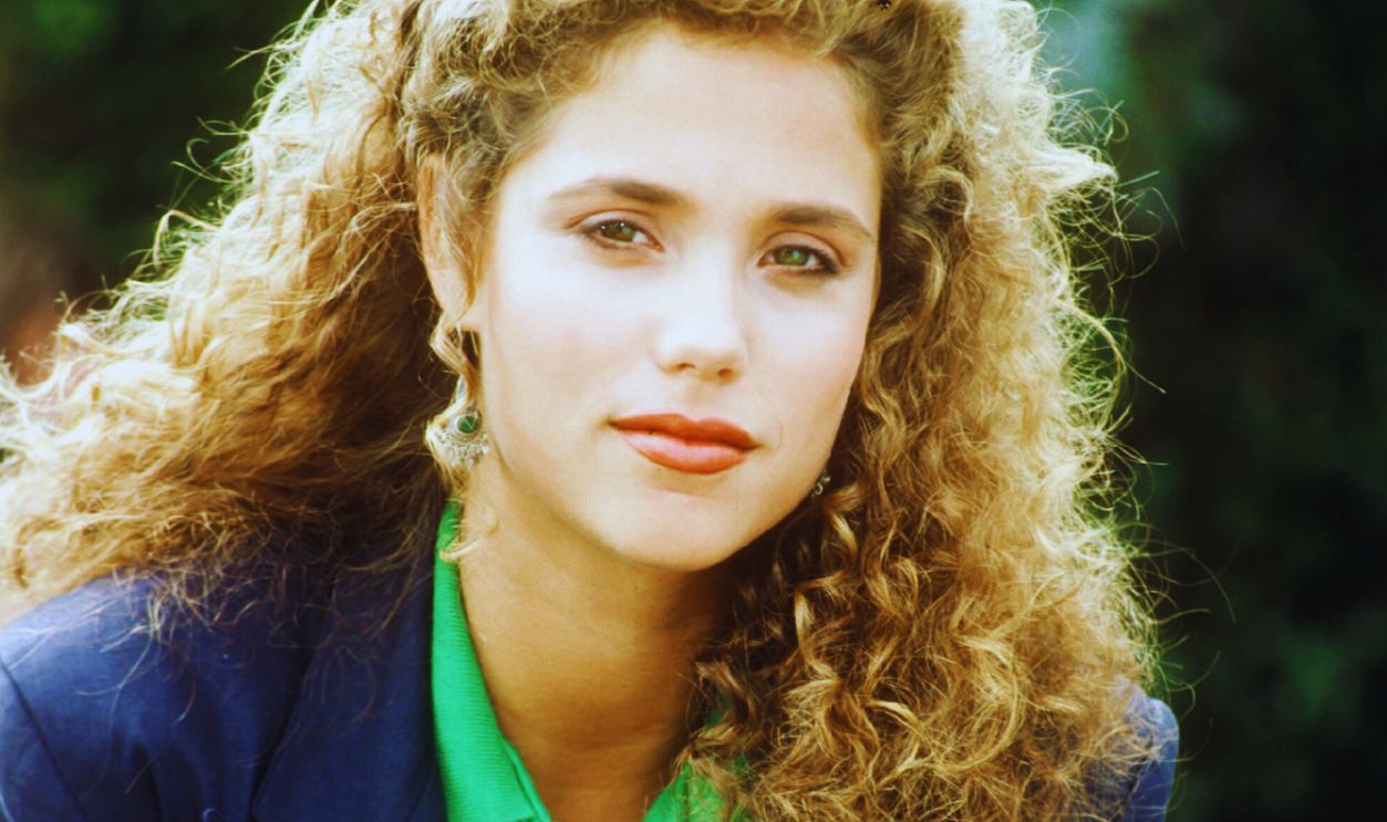 Elizabeth Berkley LOS ANGELES - AUGUST 20: Elizabeth Berkley on the set of 