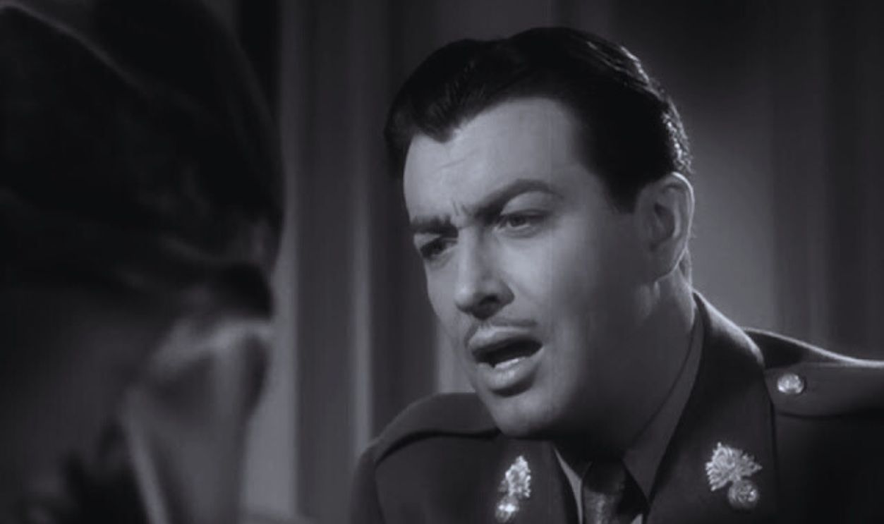 Screenshot from Waterloo Bridge (1940) 