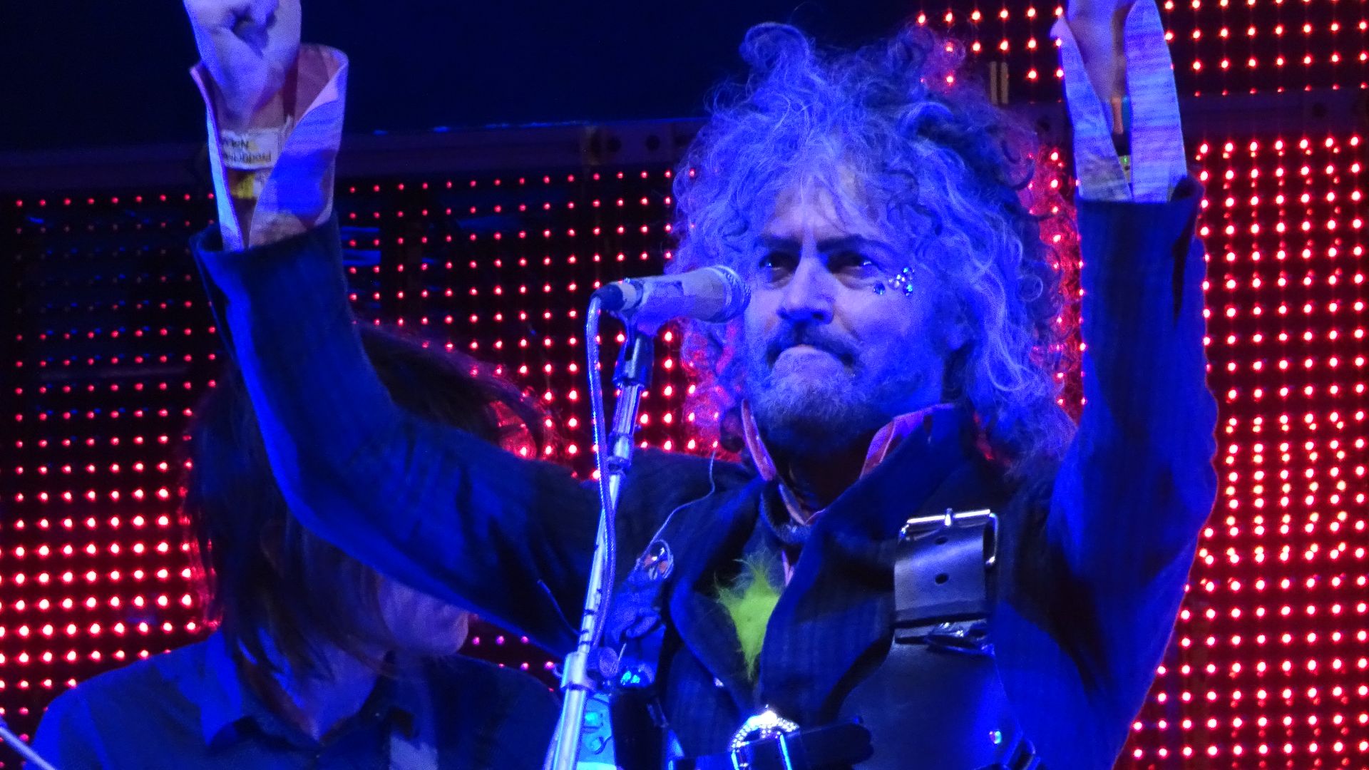 The Flaming Lips performing in 2017 at Zebedee's Yard in Kingston upon Hull, England