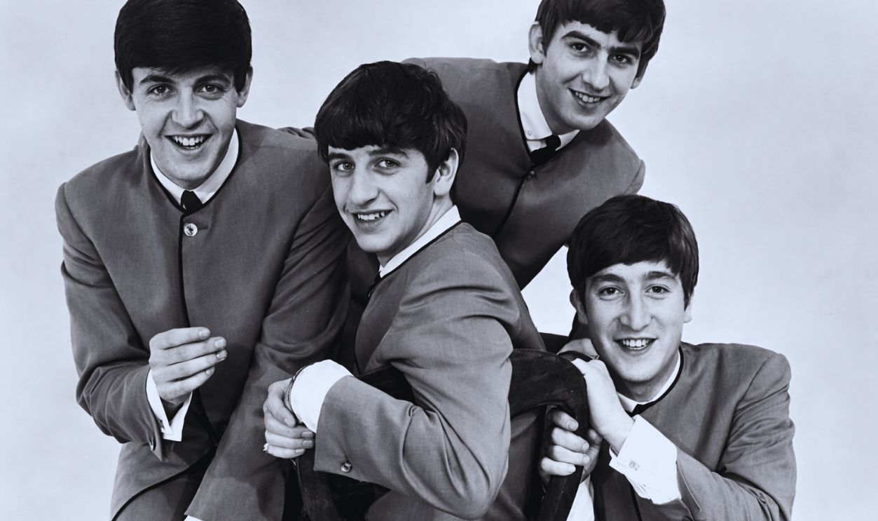 File:The Beatles 1963 publicity photo.jpg