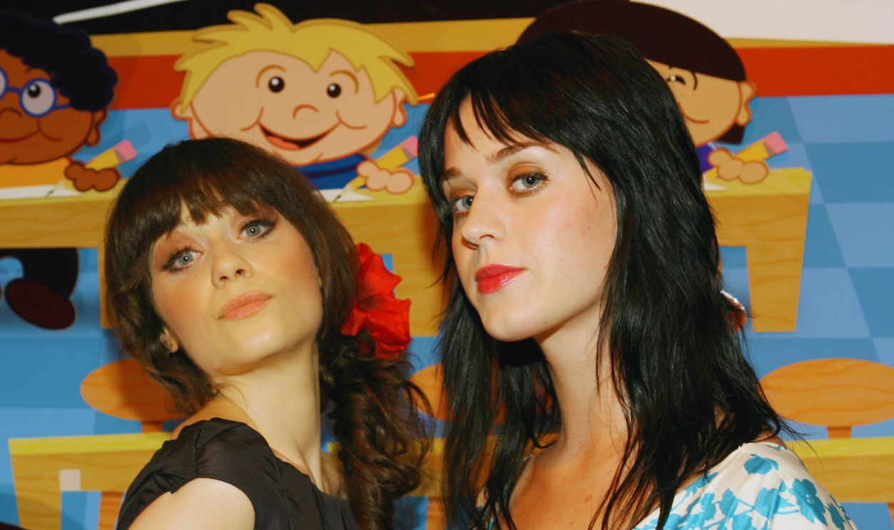Gettyimages - 84065454, Kid Art 2006: A Benefit for P.S. ARTS Sponsored by Cole Haan and Gagosian Gallery Zooey Deschanel and Katy Perry