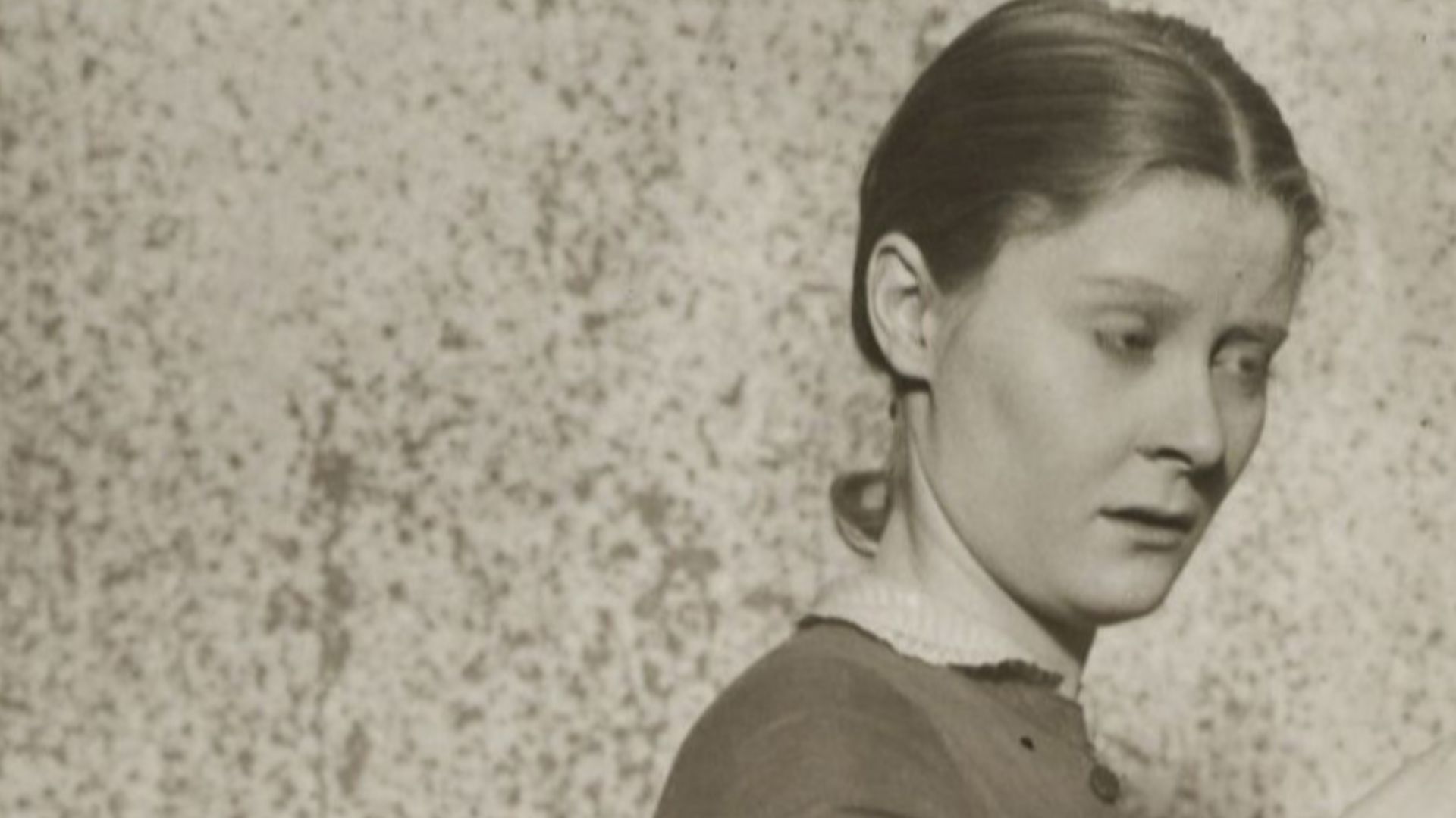 Photograph of Peg Entwistle, posing in costume for a scene in Wild Duck. Circa 1925. Theatrical Portrait Photographs, TCS 28, Harvard Theatre Collection, Houghton Library, Harvard University