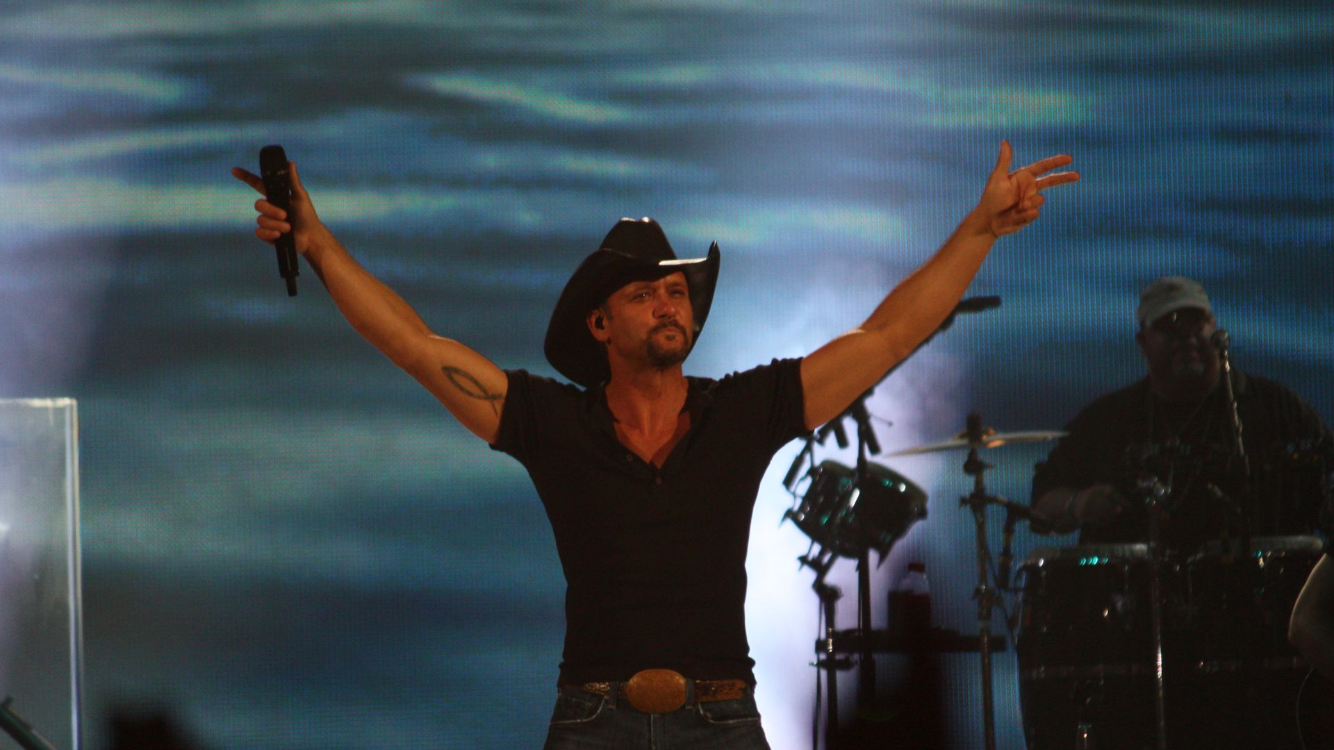 McGraw performing at Charleston's Best Country 2010.