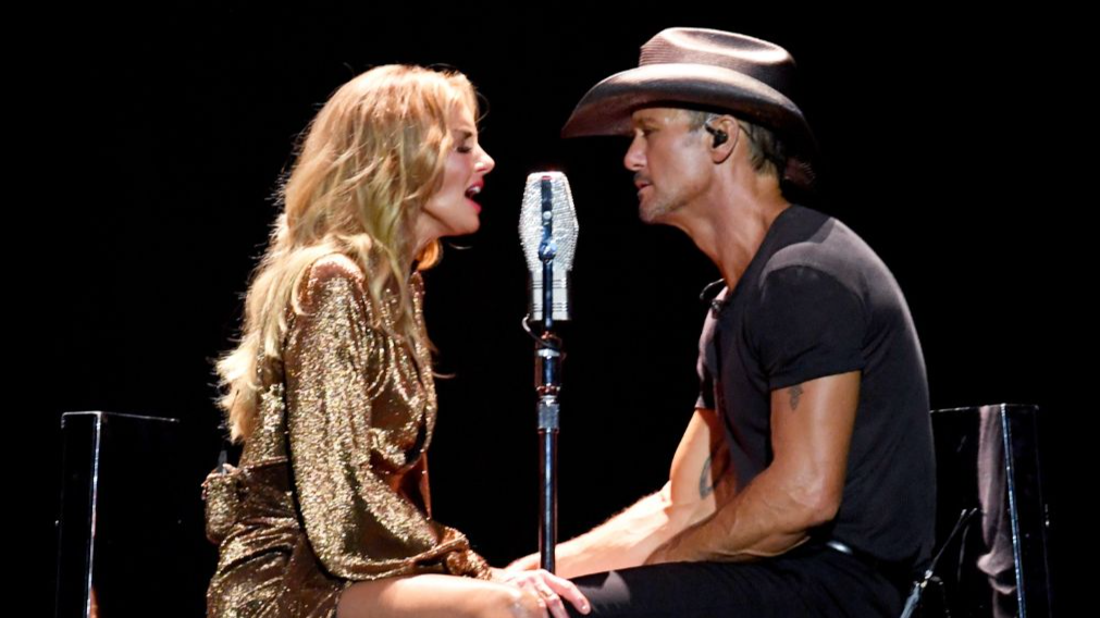LOS ANGELES, CA - JULY 14: Faith Hill (L) and Tim McGraw perform onstage during the
