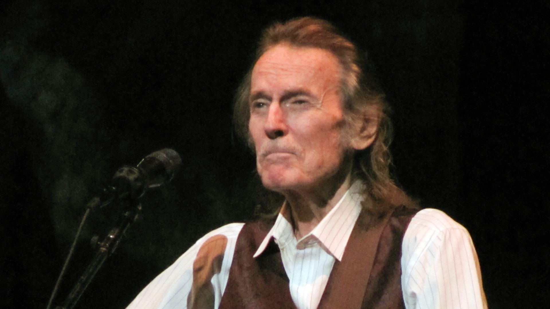 Gordon Lightfoot in concert at Interlochen, Michigan.