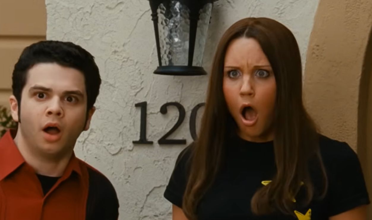 Screenshot from Sydney White (2007) 