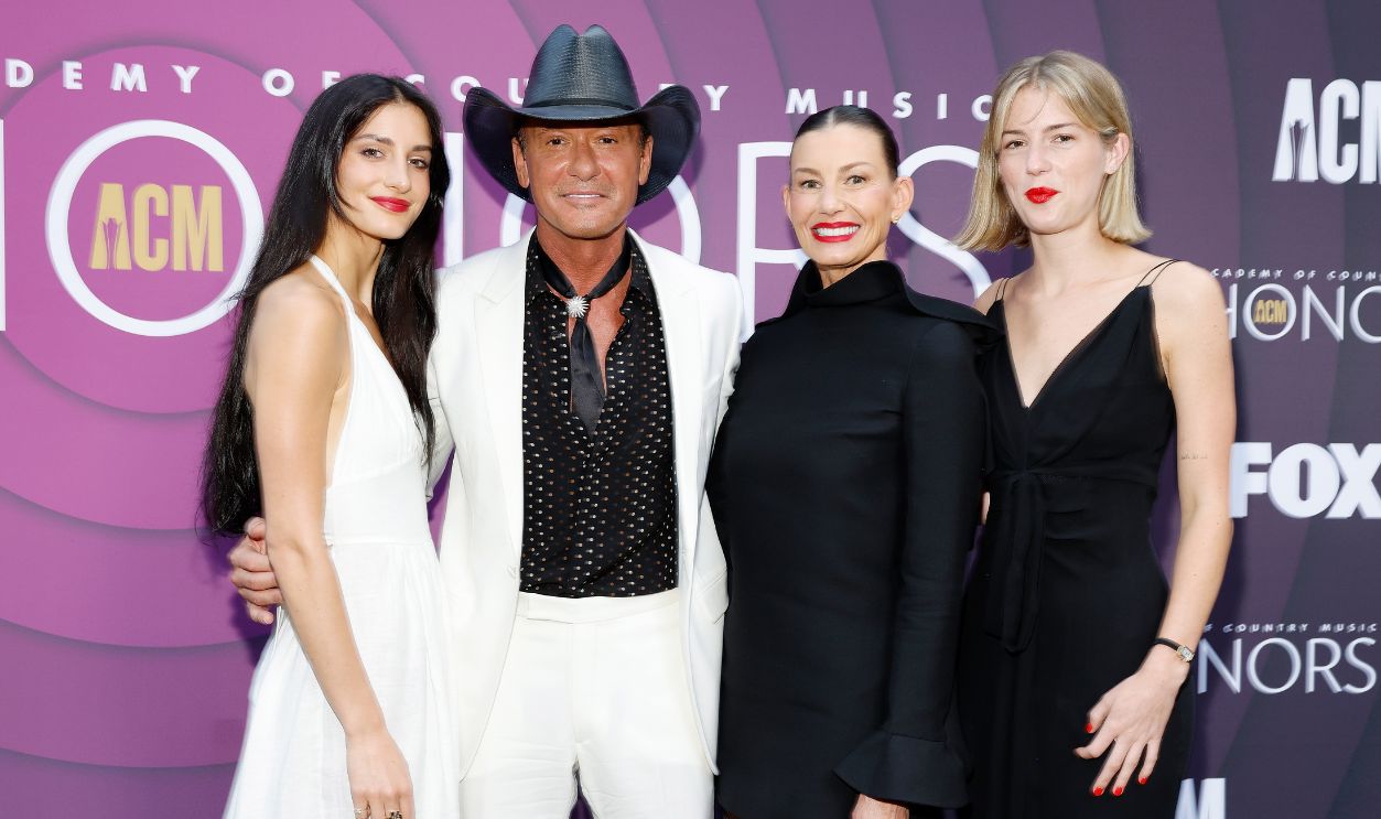16th Annual Academy of Country Music (ACM) Honors – Red Carpet NASHVILLE, TENNESSEE - AUGUST 23: (L-R) Audrey McGraw, Tim McGraw, Faith Hill and Maggie McGraw attend the 16th Annual Academy of Country Music Honors at Ryman Auditorium on August 23, 2023 in Nashville, Tennessee.