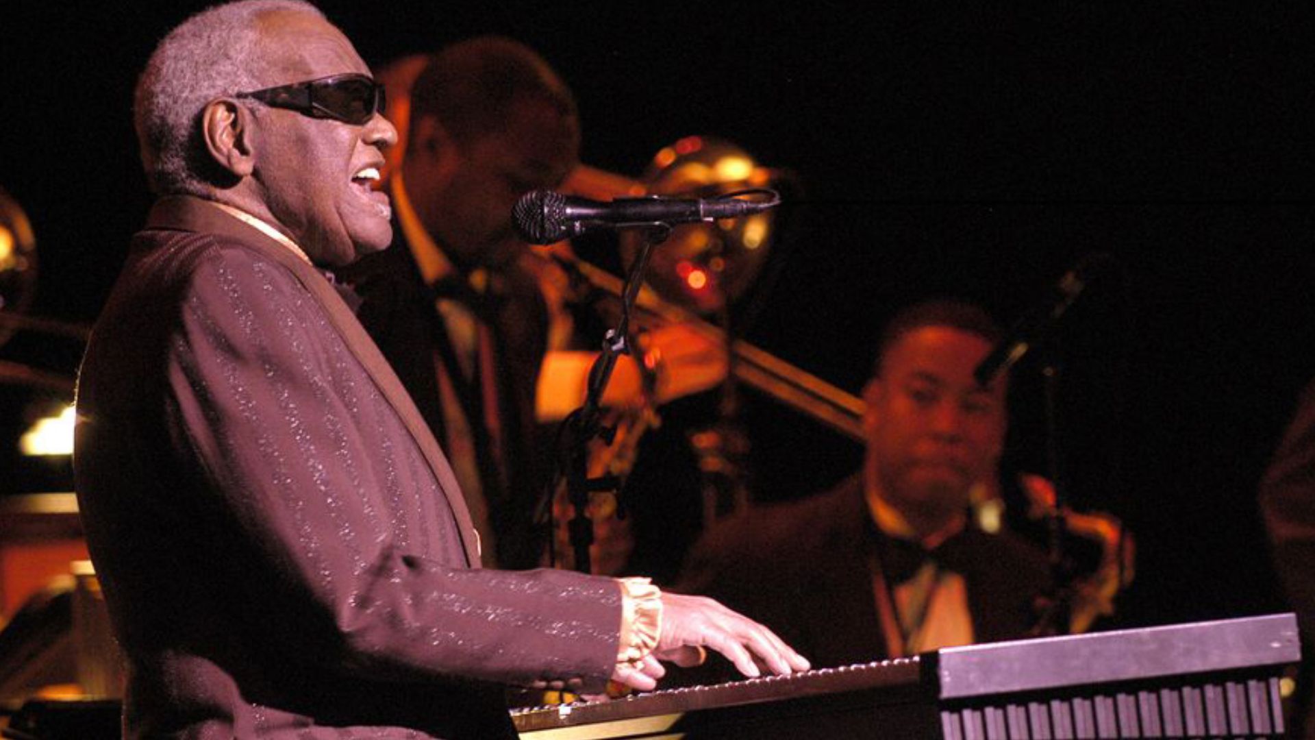 Last concert of Ray Charles, at Salle Wilfrid-Pelletier of the Place des Arts while the Festival International de Jazz de Montréal in 2003. Photo by Victor Diaz Lamich.